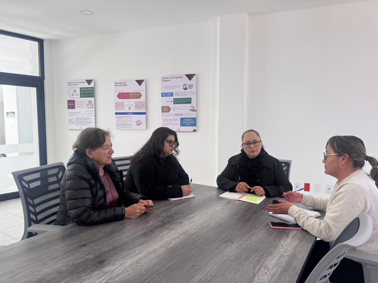 Contraloría exhorta a proveedores a realizar el canje de registro antes del 15 de junio